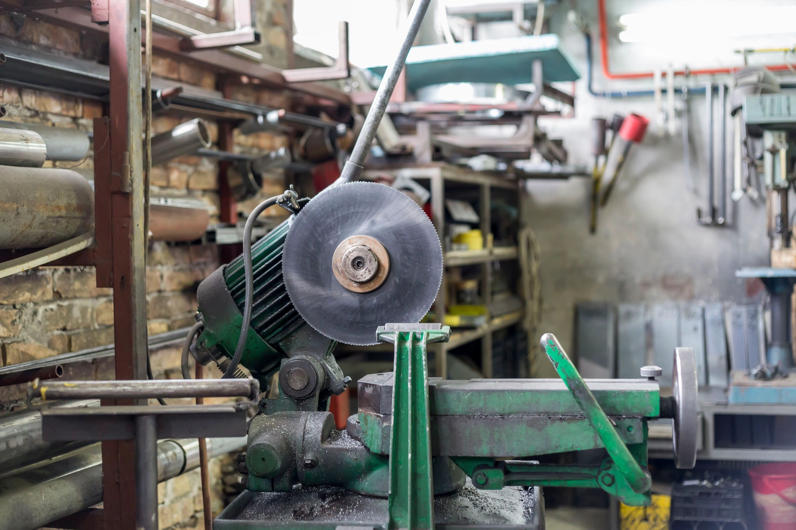 Metallurgy workshop equipment for part preparation